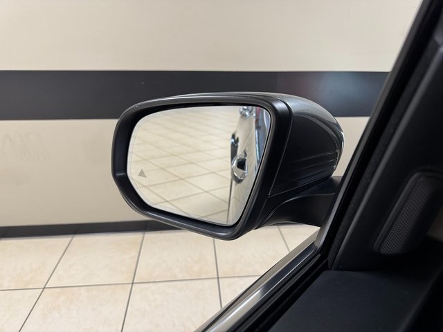 Vehicle image 25 of 29