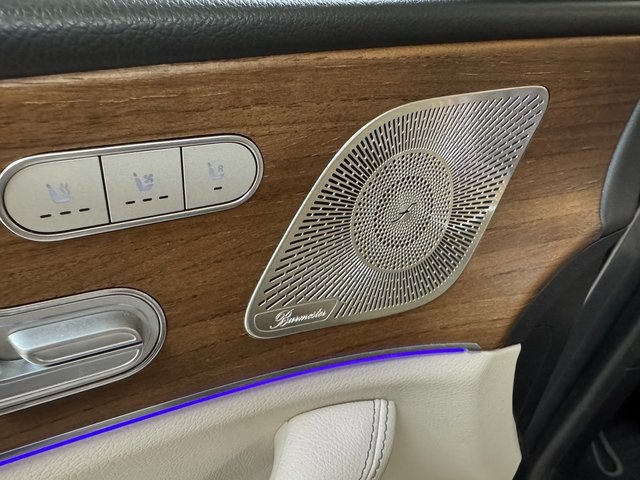 Vehicle image 22 of 29