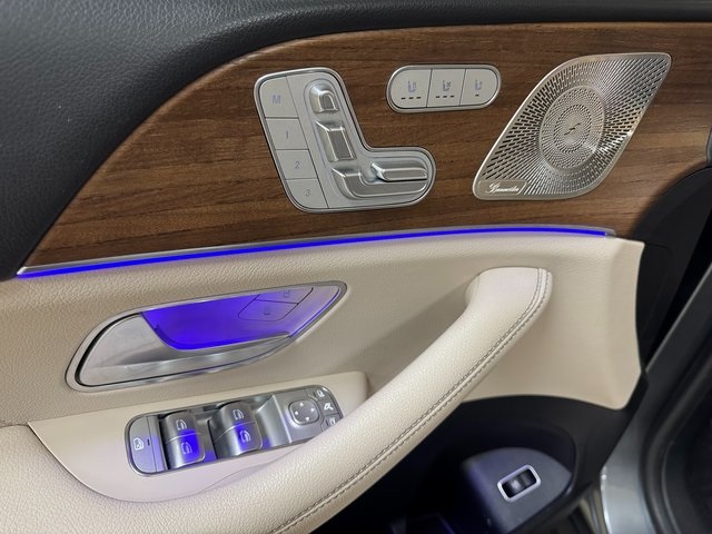 Vehicle image 24 of 29