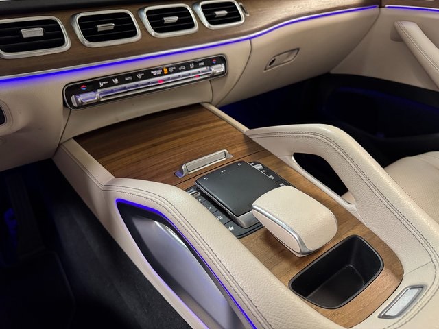 Vehicle image 17 of 29
