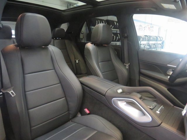 Vehicle image 15 of 40