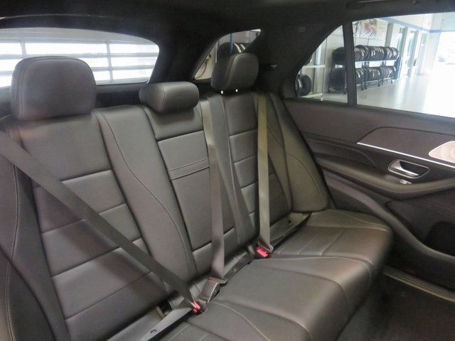 Vehicle image 14 of 40
