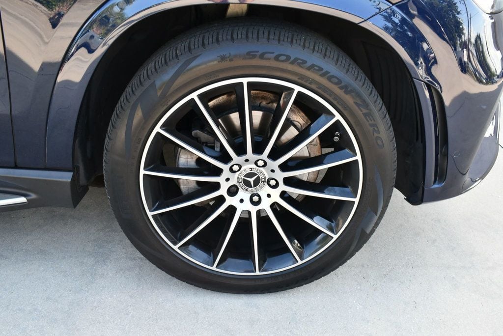 Vehicle image 62 of 65