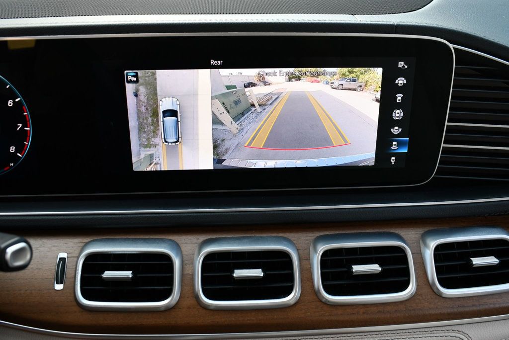 Vehicle image 56 of 65