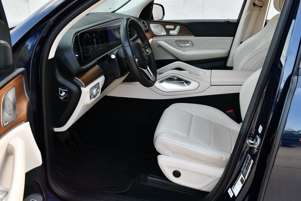 Vehicle image 42 of 65