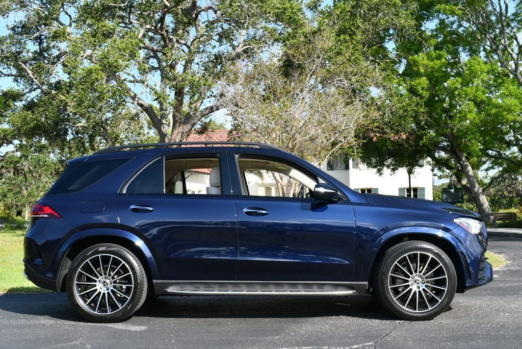 Vehicle image 11 of 65