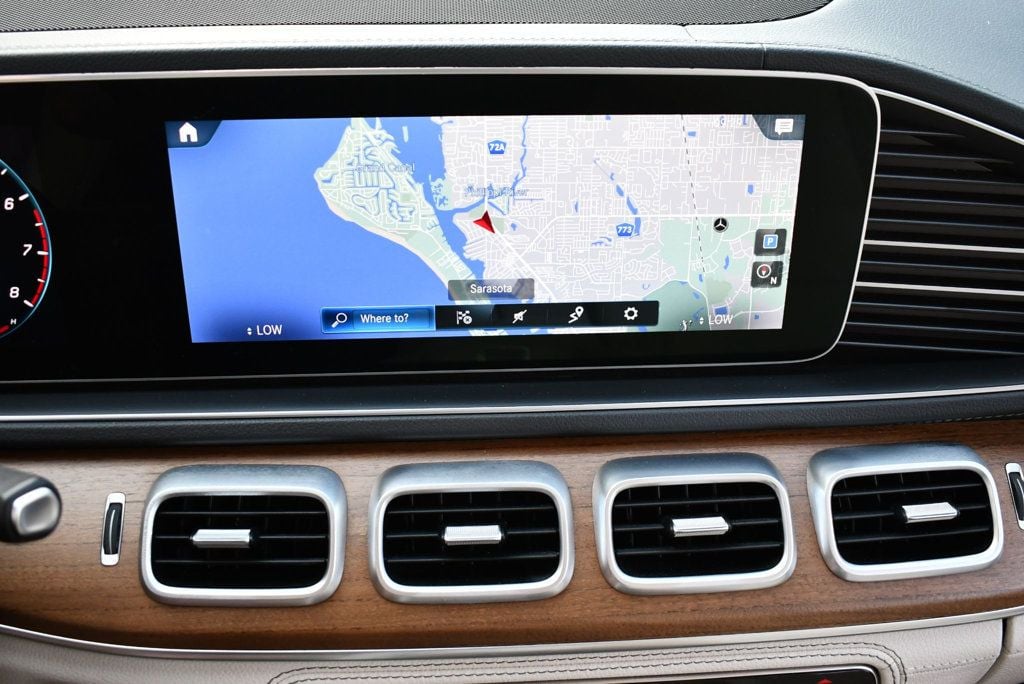 Vehicle image 52 of 65