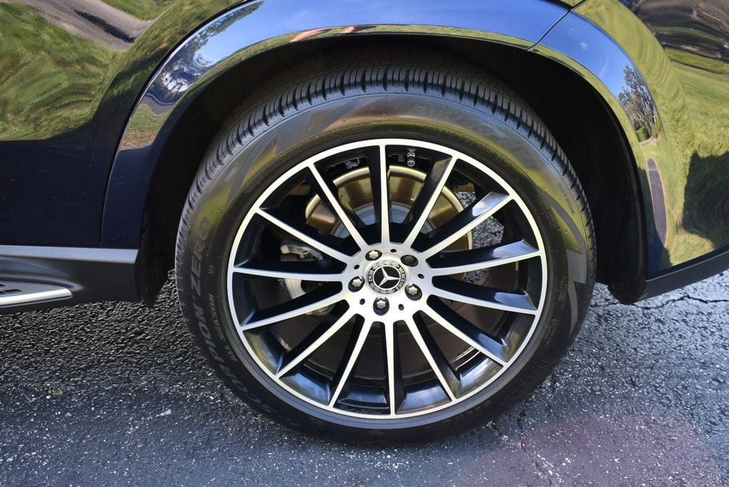Vehicle image 61 of 65