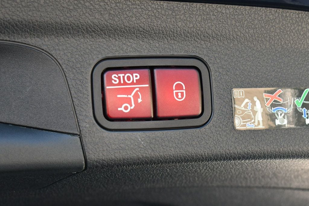 Vehicle image 32 of 65