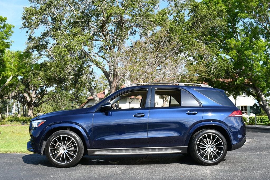 Vehicle image 18 of 65