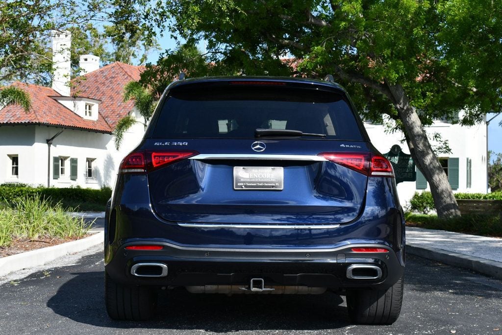 Vehicle image 36 of 65