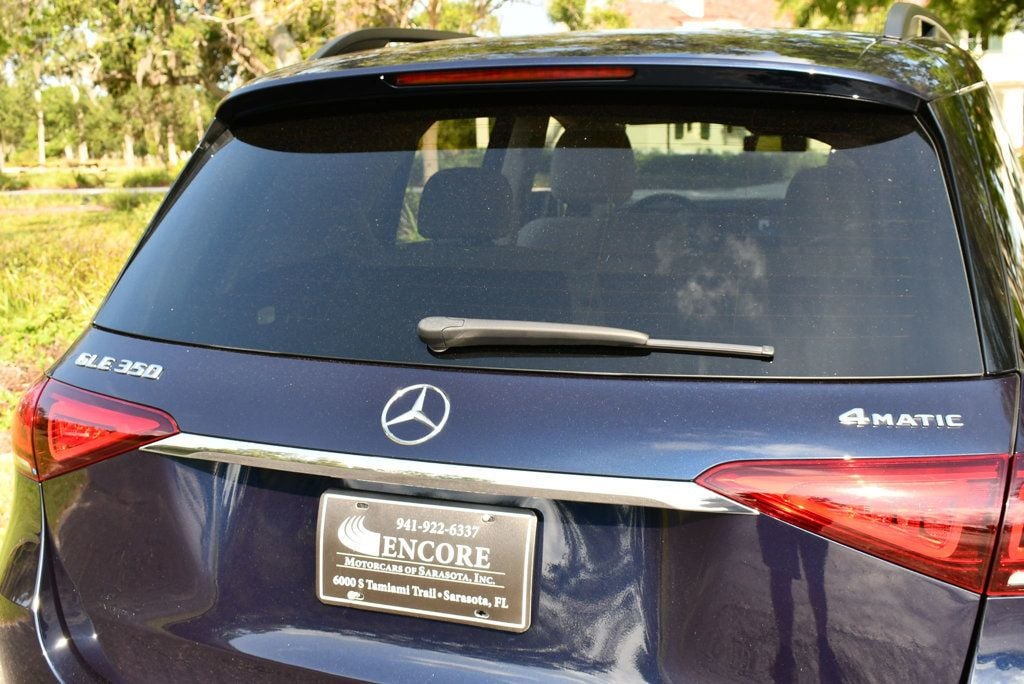 Vehicle image 16 of 65