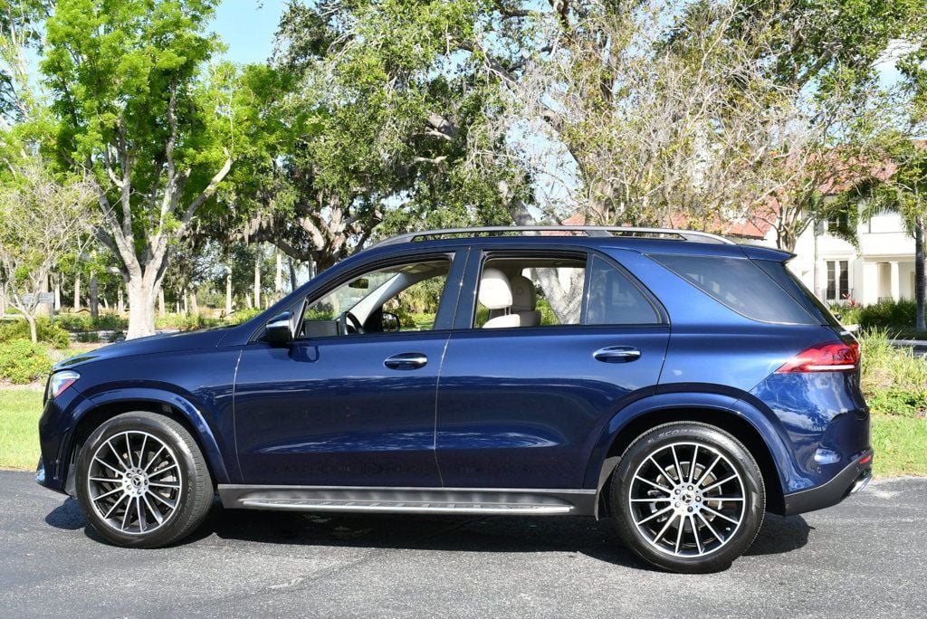 Vehicle image 23 of 65