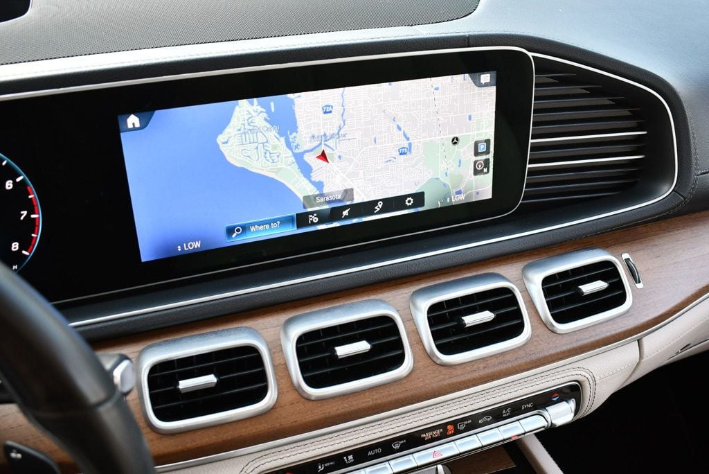 Vehicle image 51 of 65