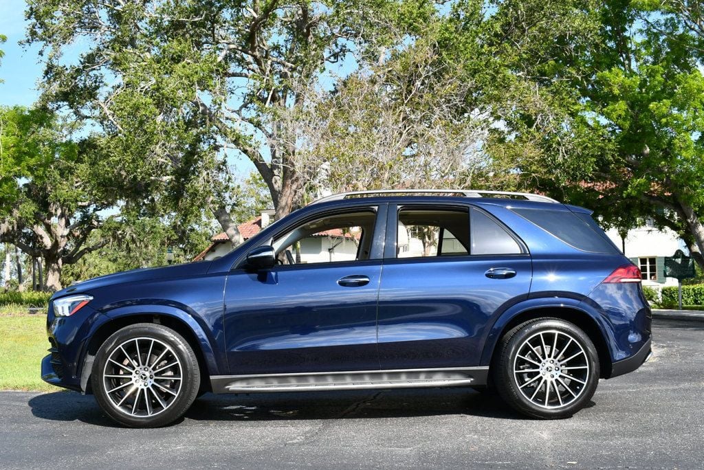 Vehicle image 21 of 65