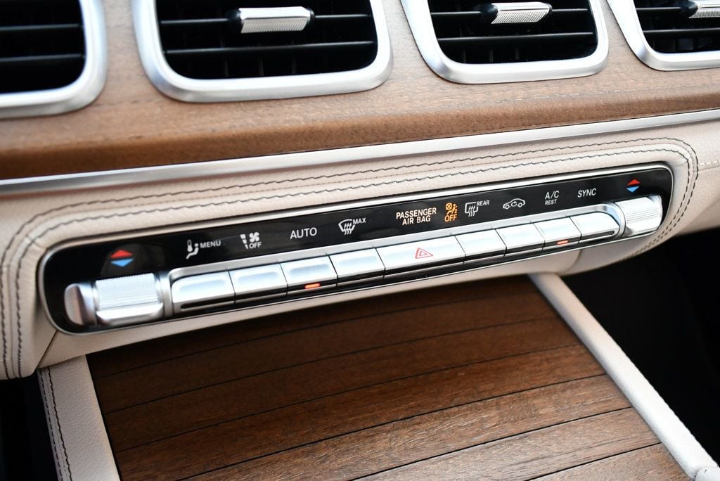 Vehicle image 57 of 65