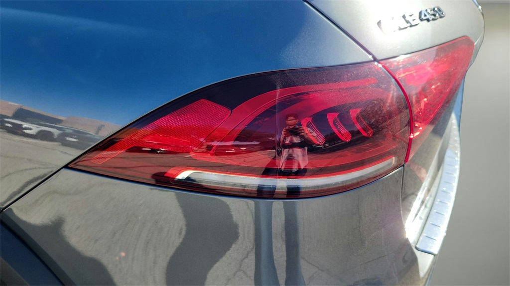 Vehicle image 26 of 36