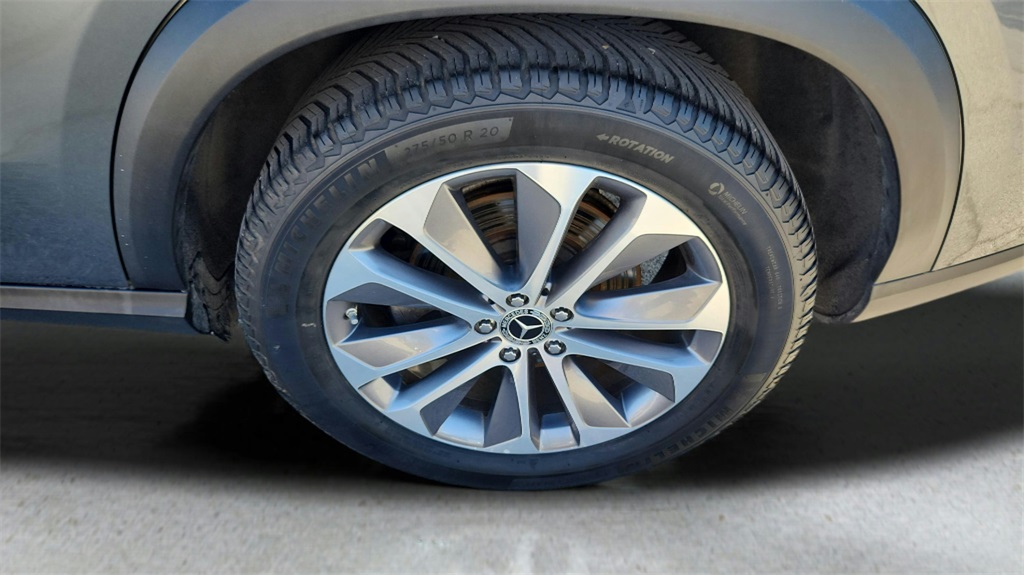 Vehicle image 27 of 36