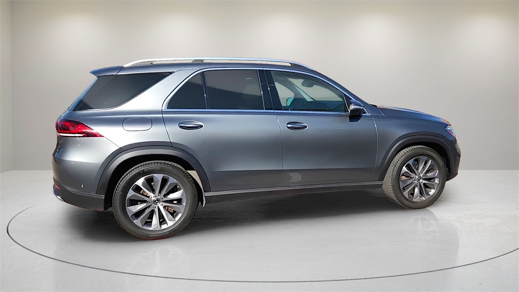 Vehicle image 4 of 36