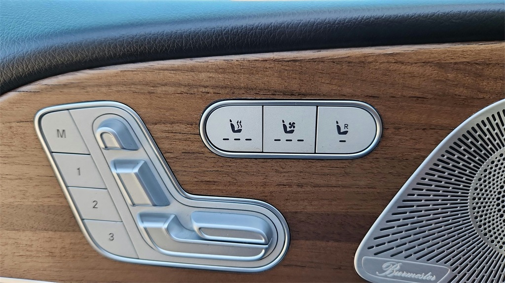 Vehicle image 17 of 36