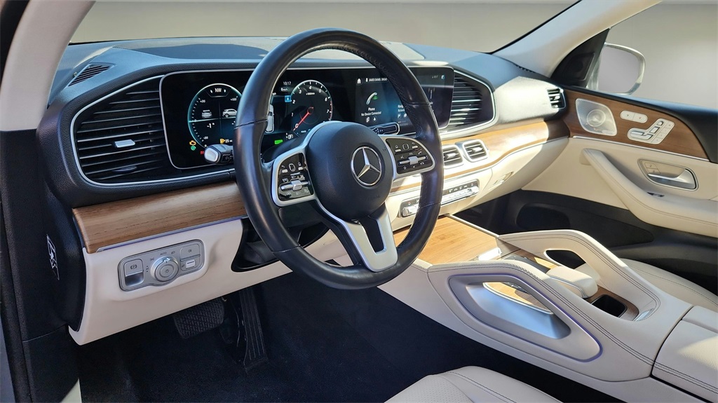 Vehicle image 9 of 36