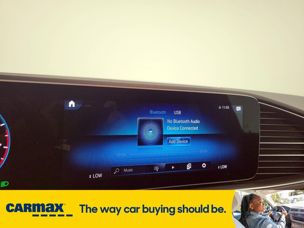 Vehicle image 21 of 29