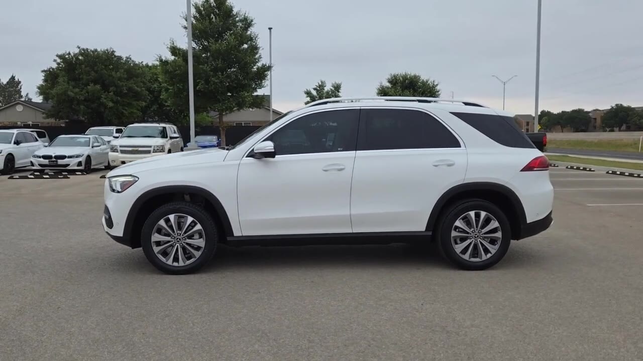 Vehicle image 10 of 22