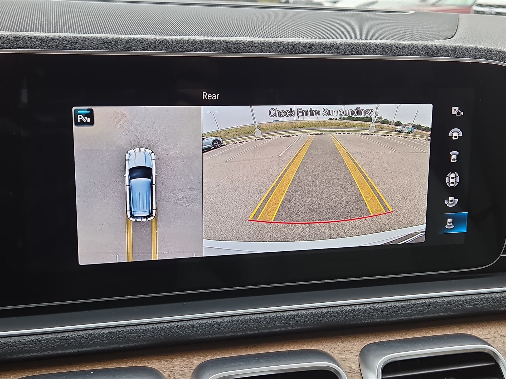 Vehicle image 18 of 22
