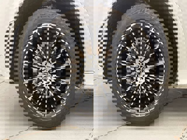 Vehicle image 35 of 36