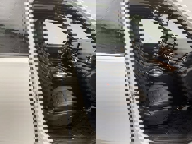 Vehicle image 27 of 36