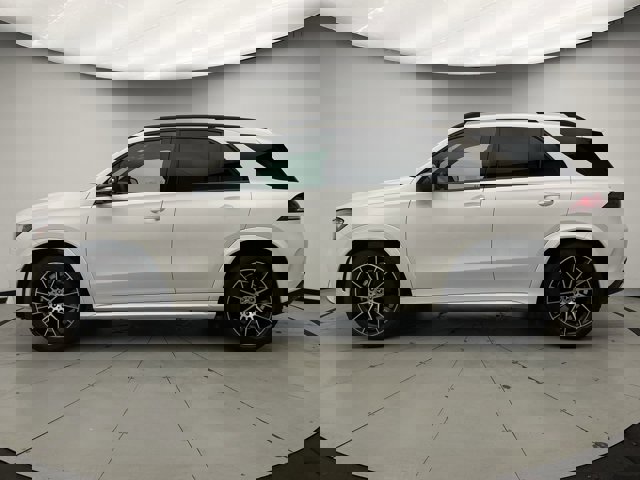 Vehicle image 8 of 36