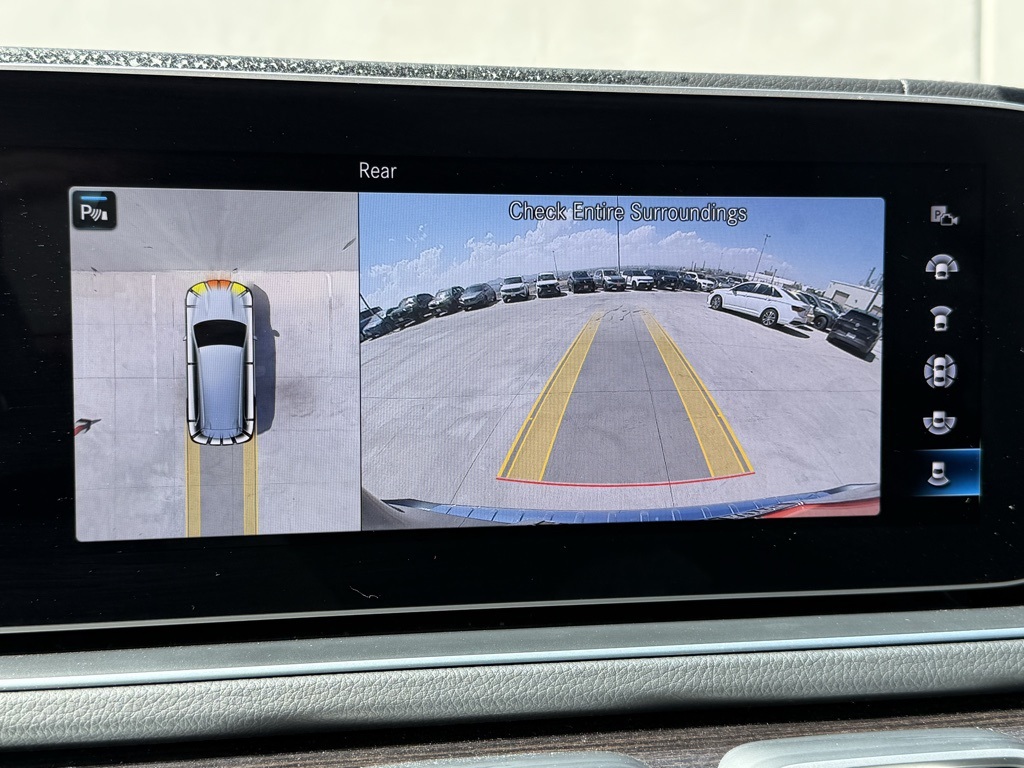 Vehicle image 10 of 19