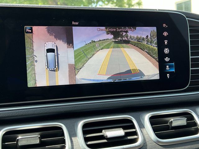 Vehicle image 23 of 37