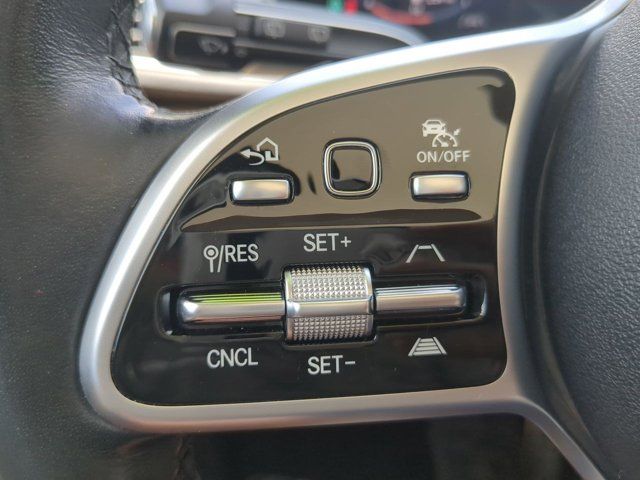 Vehicle image 28 of 33