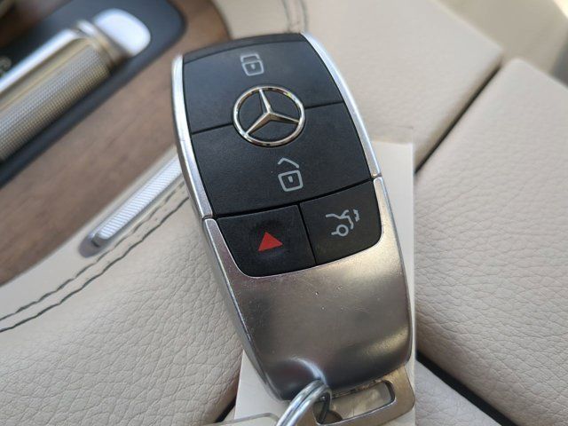 Vehicle image 25 of 33