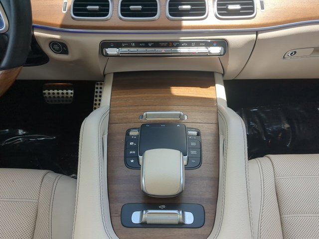 Vehicle image 21 of 33