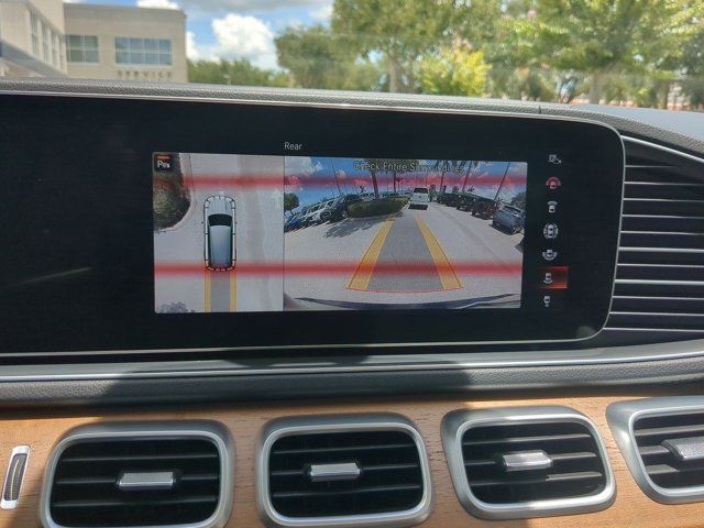 Vehicle image 19 of 33