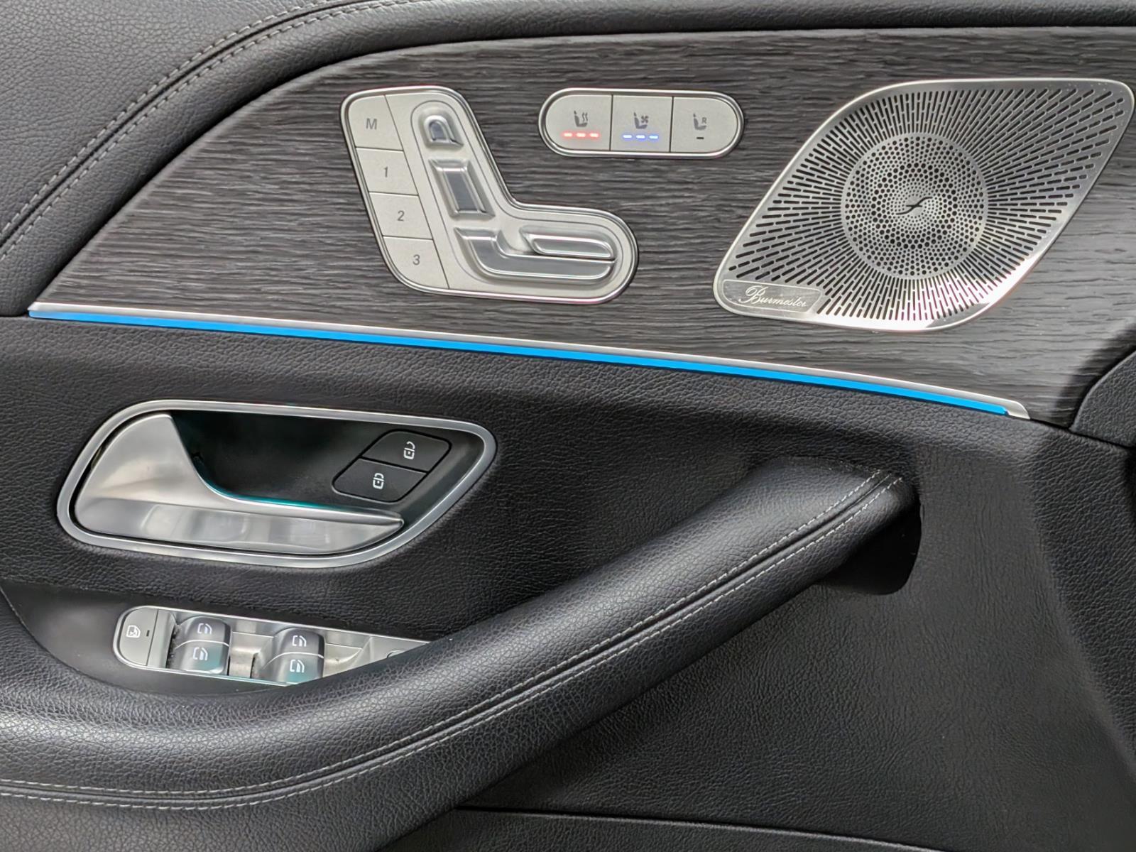 Vehicle image 14 of 44
