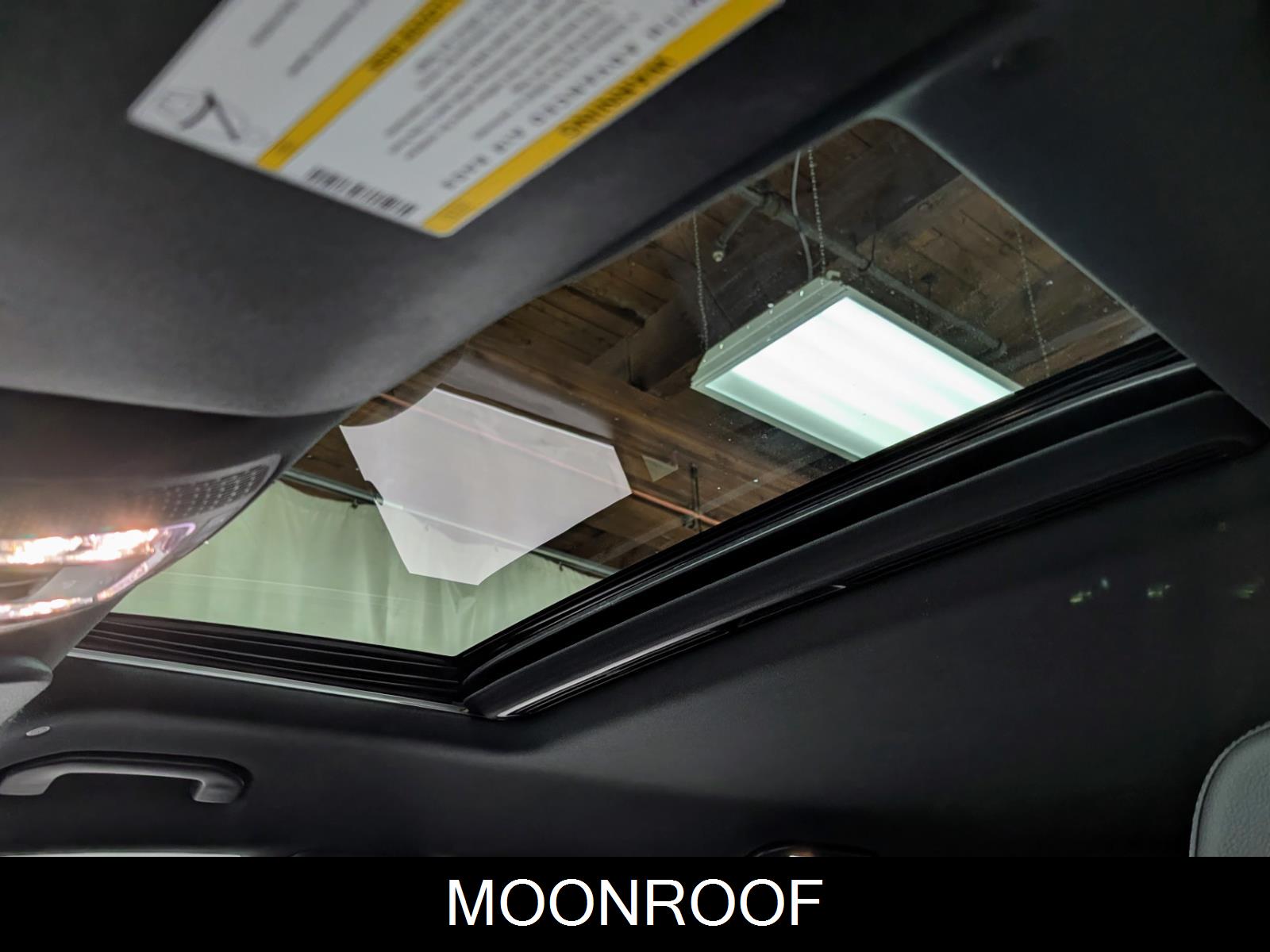 Vehicle image 17 of 44