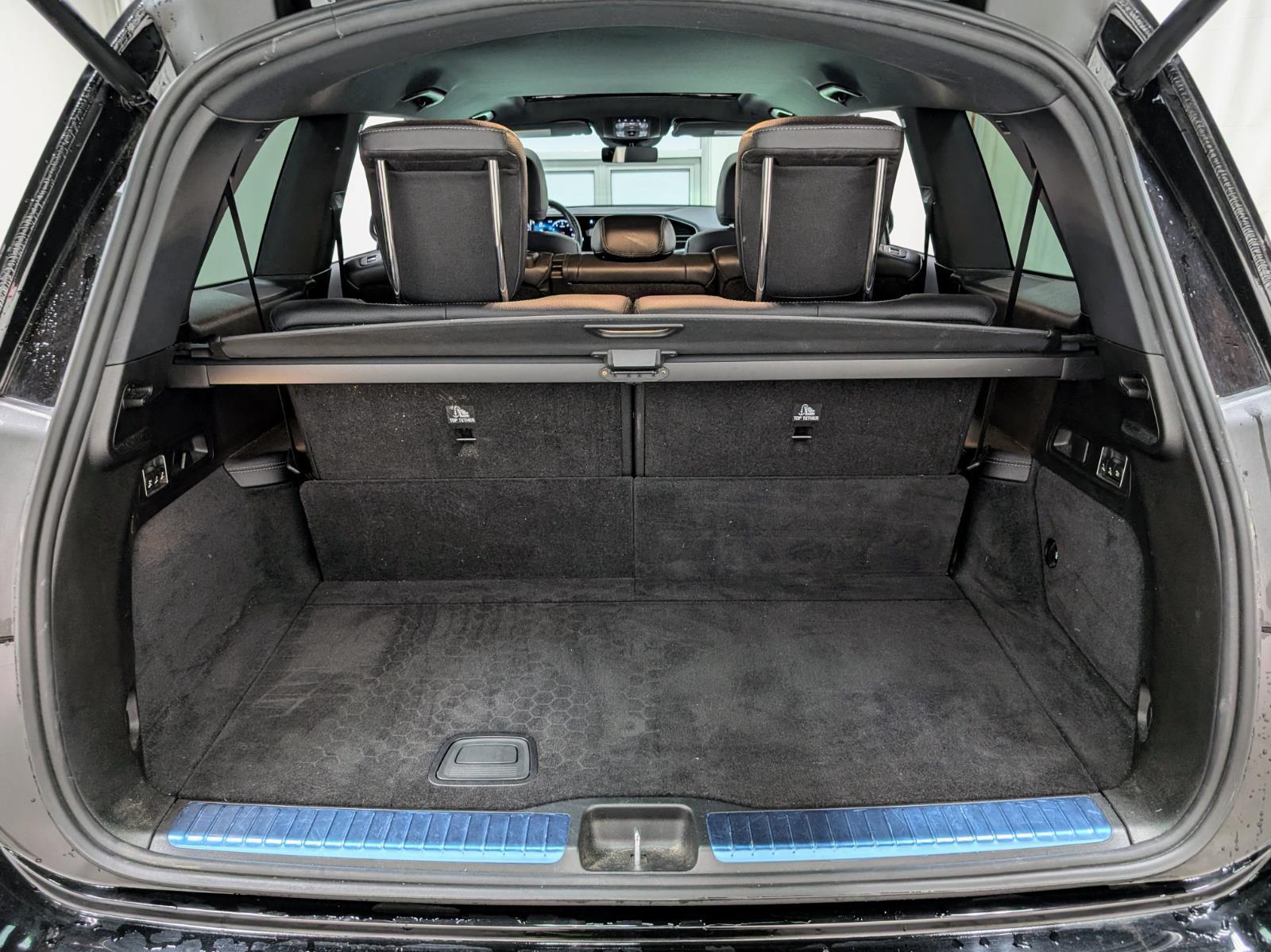 Vehicle image 22 of 44