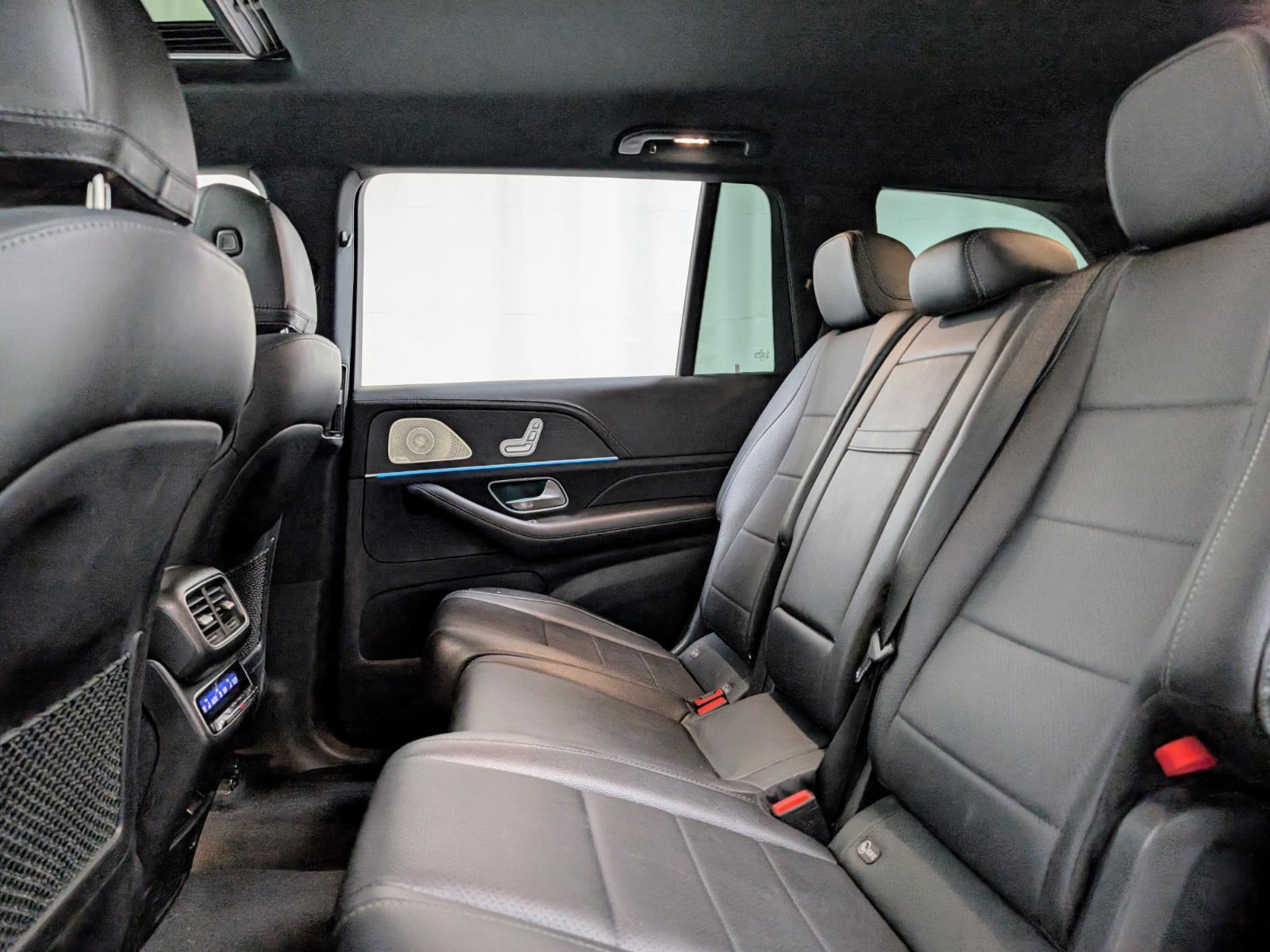 Vehicle image 20 of 44