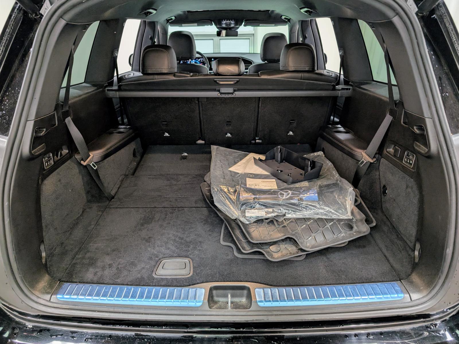 Vehicle image 23 of 44
