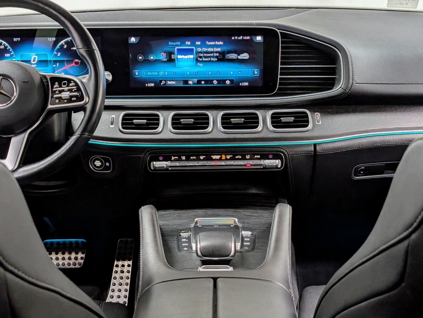 Vehicle image 31 of 44
