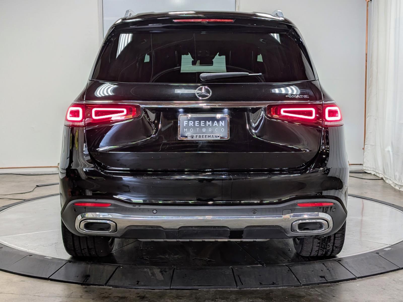Vehicle image 10 of 44