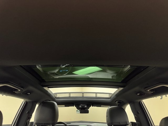 Vehicle image 14 of 32