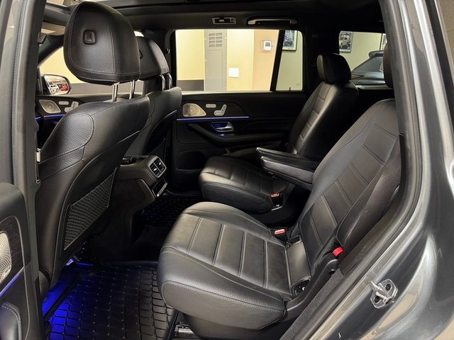 Vehicle image 11 of 32
