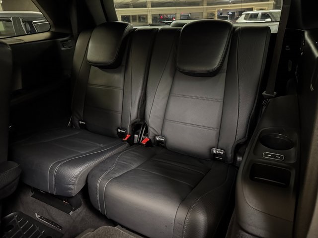 Vehicle image 10 of 32