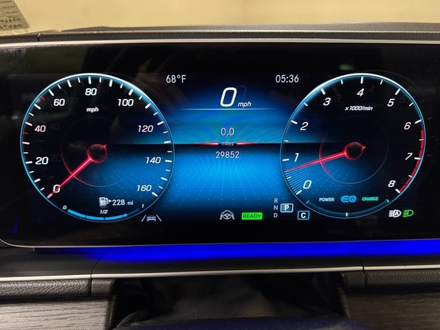 Vehicle image 16 of 32
