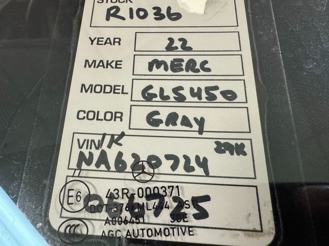 Vehicle image 28 of 32