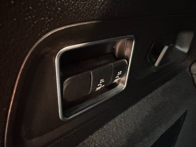 Vehicle image 31 of 32